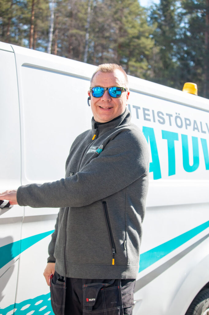 Kiinteistöesimies palvelee Leppävirralla päivittäin erilaisissa huolto-, tarkastus- ja vikatilanteissa.